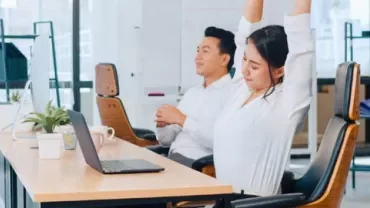 Employees at ease in the workplace